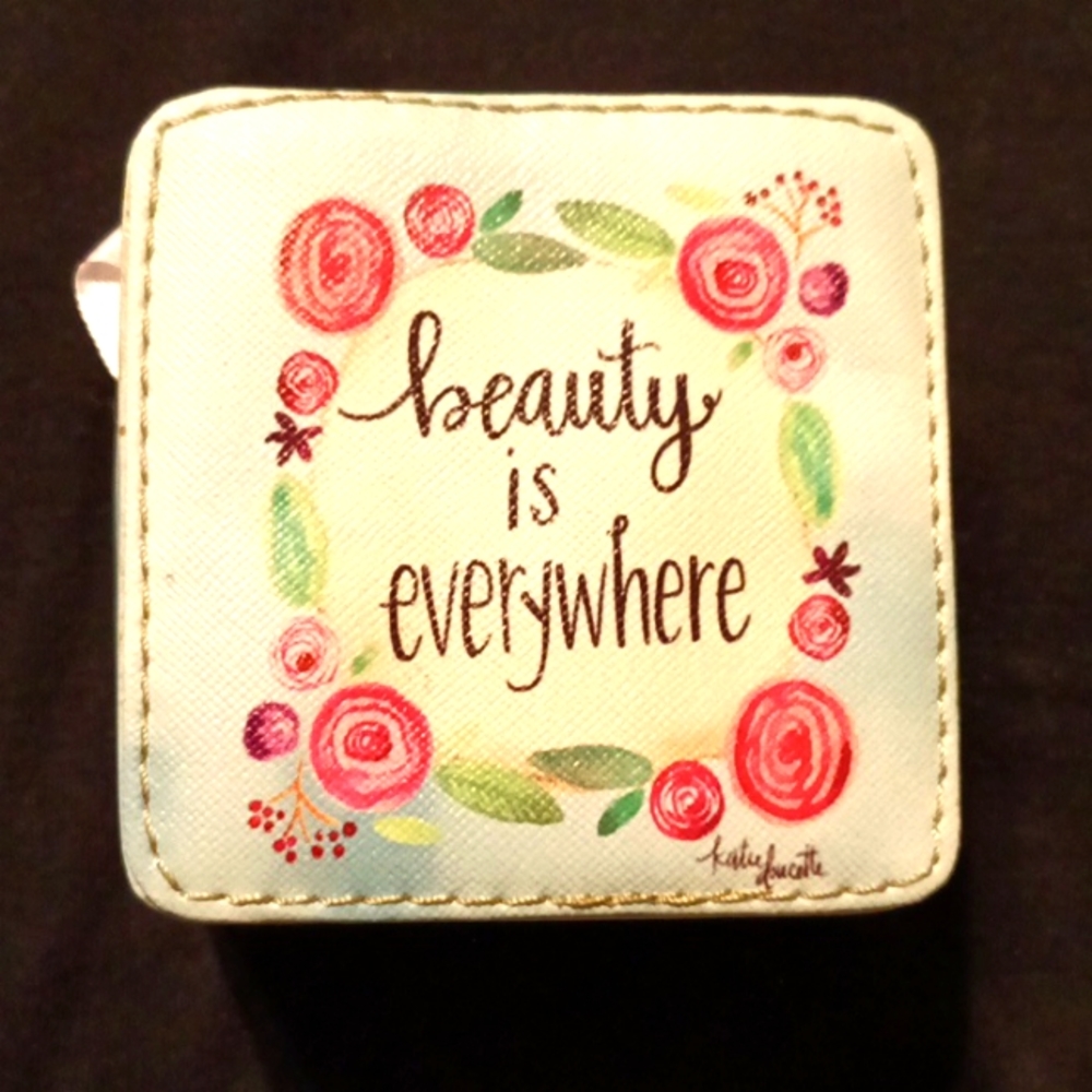 Beauty is everywhere. Charming square trimmer box with pretty painting.